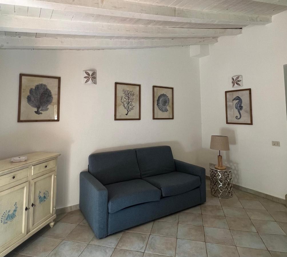 Appartamento Il Caracolo A Cala Francese 라마달레나 외부 사진